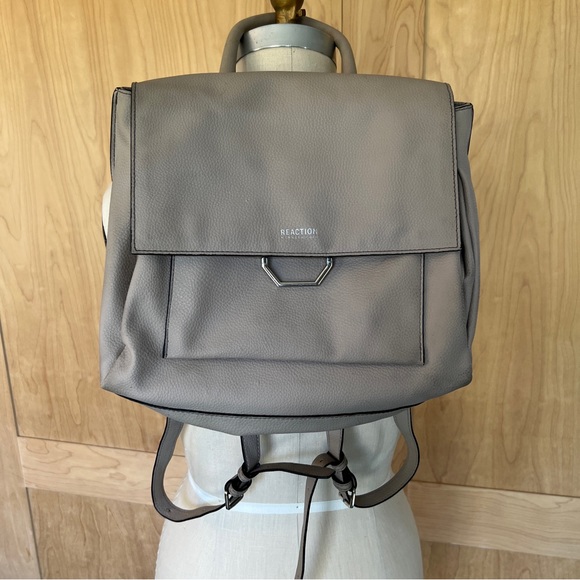 Reaction Kenneth Cole backpack - Picture 1 of 9